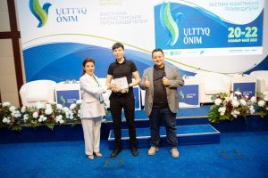 Поздравляем лауреатов премий 10-го франчайзингового форума "Kazfranch" на выставке Ulttyq Onim